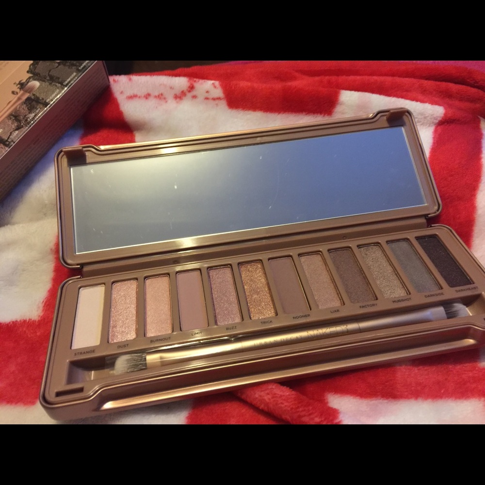 Urban Decay Make Up Palette - Picture 3 of 4